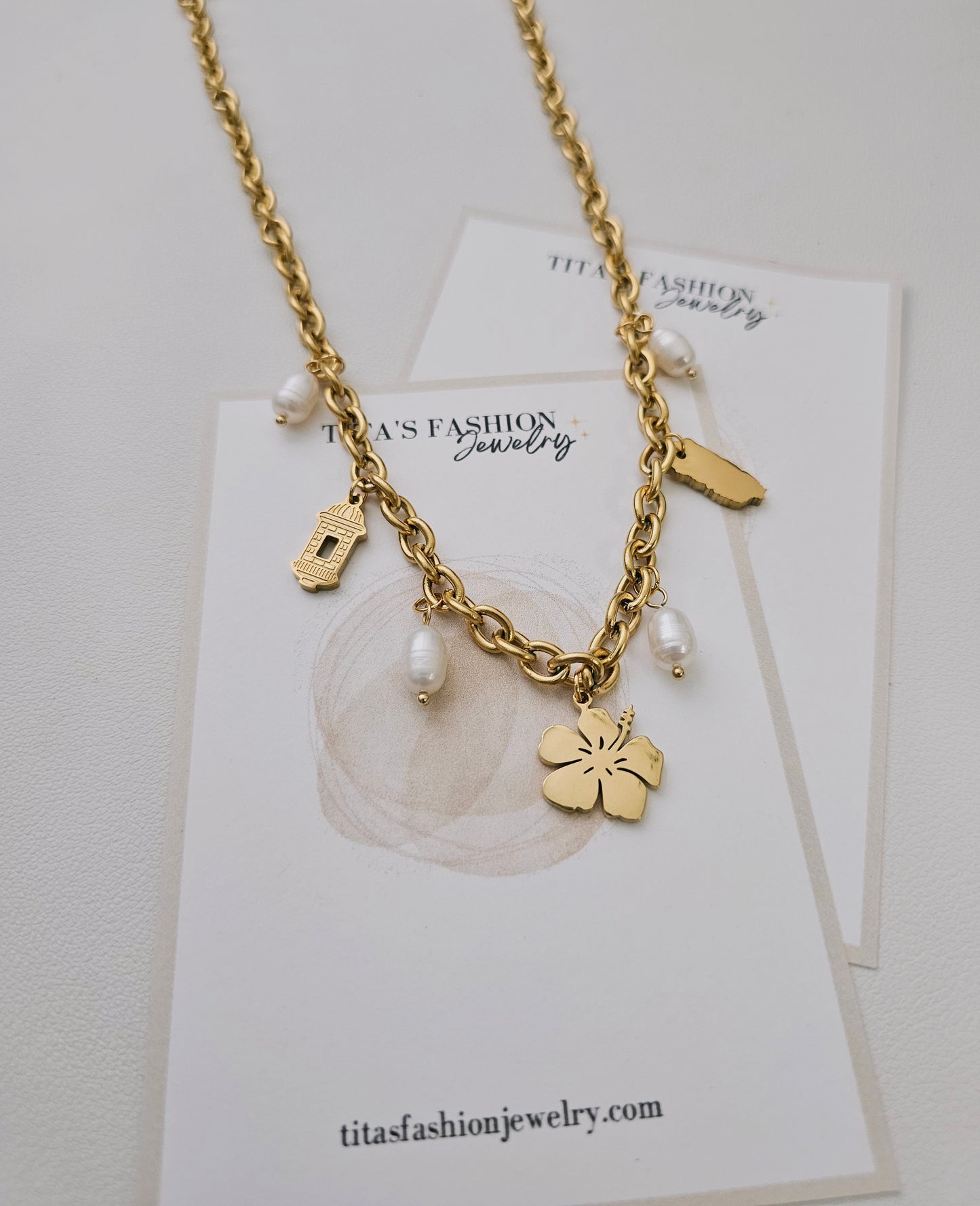 Raices de mi Isla Necklace