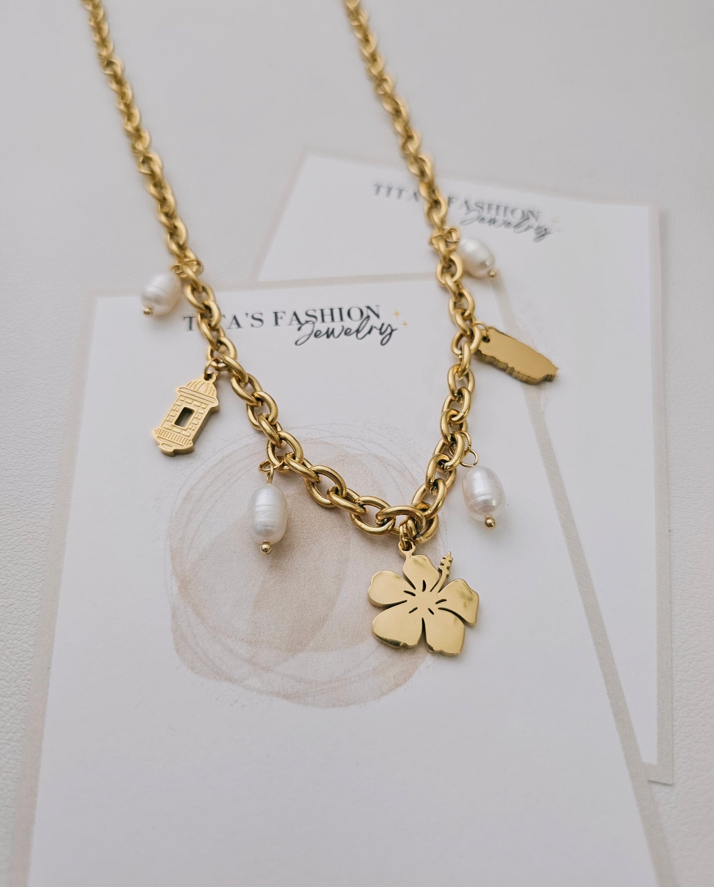 Raices de mi Isla Necklace